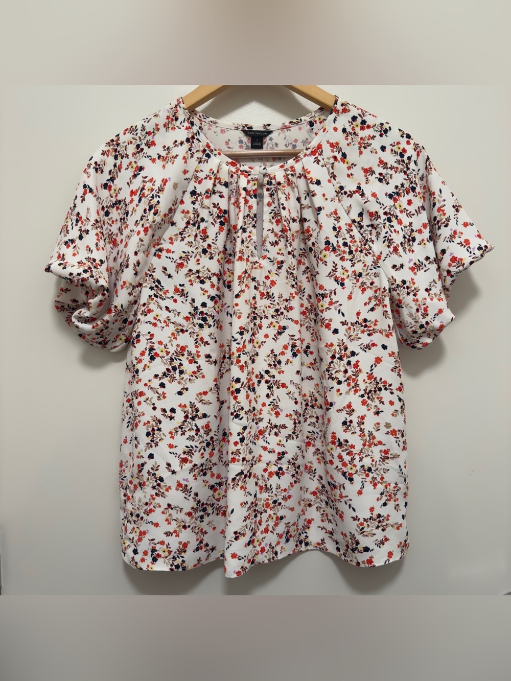 Ann Taylor White Floral Puff-Sleeve Blouse Size Small S Work Professional Office